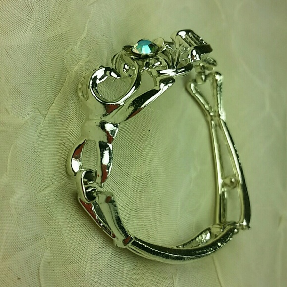 Ornate Polished Silver Tone Filigree Bracelet w Pastel Blue Crystal Focal Bead - Picture 4 of 6